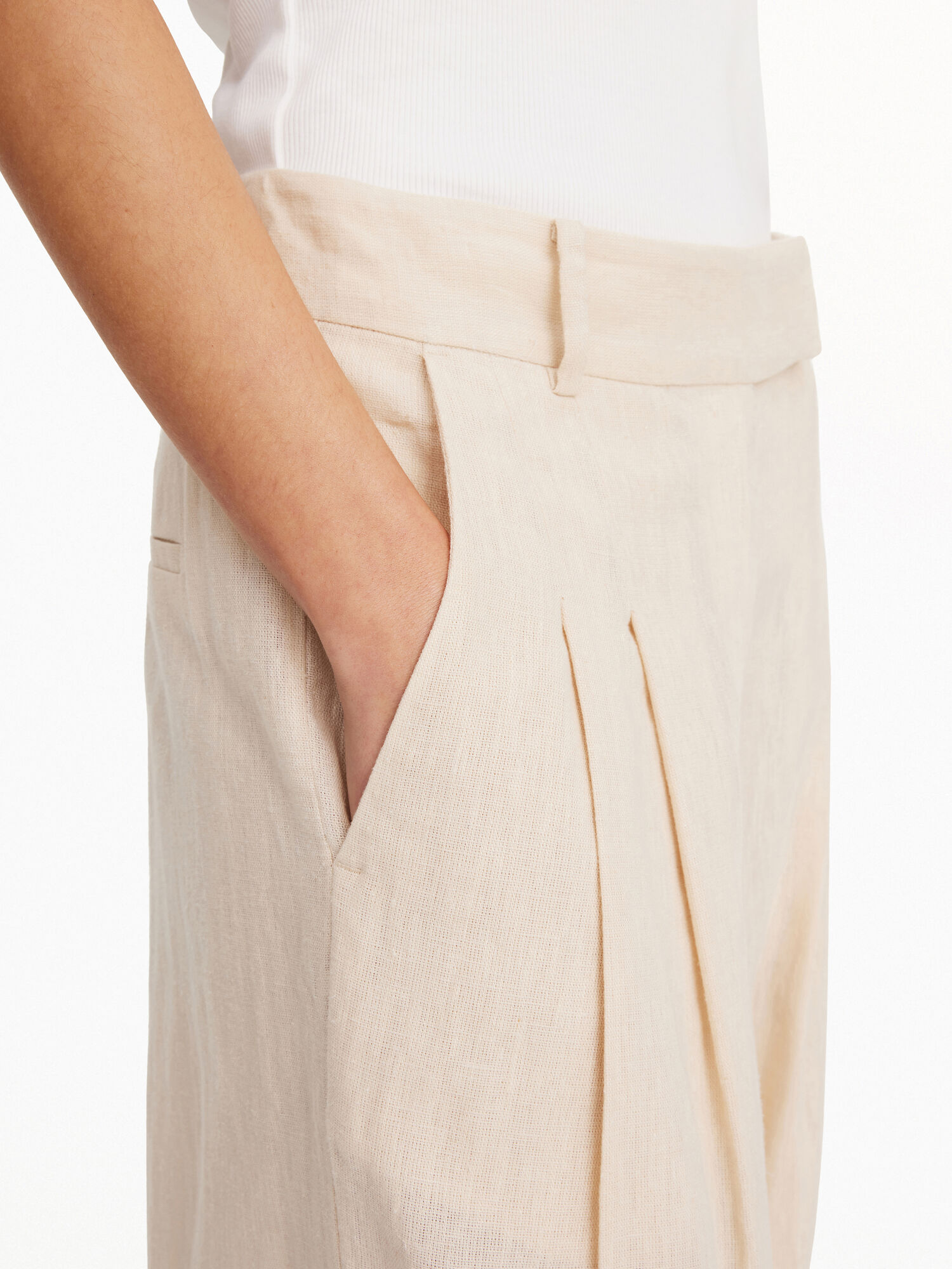 Burda 6332 - high waist pants with permanent pleats – La CaSa de
